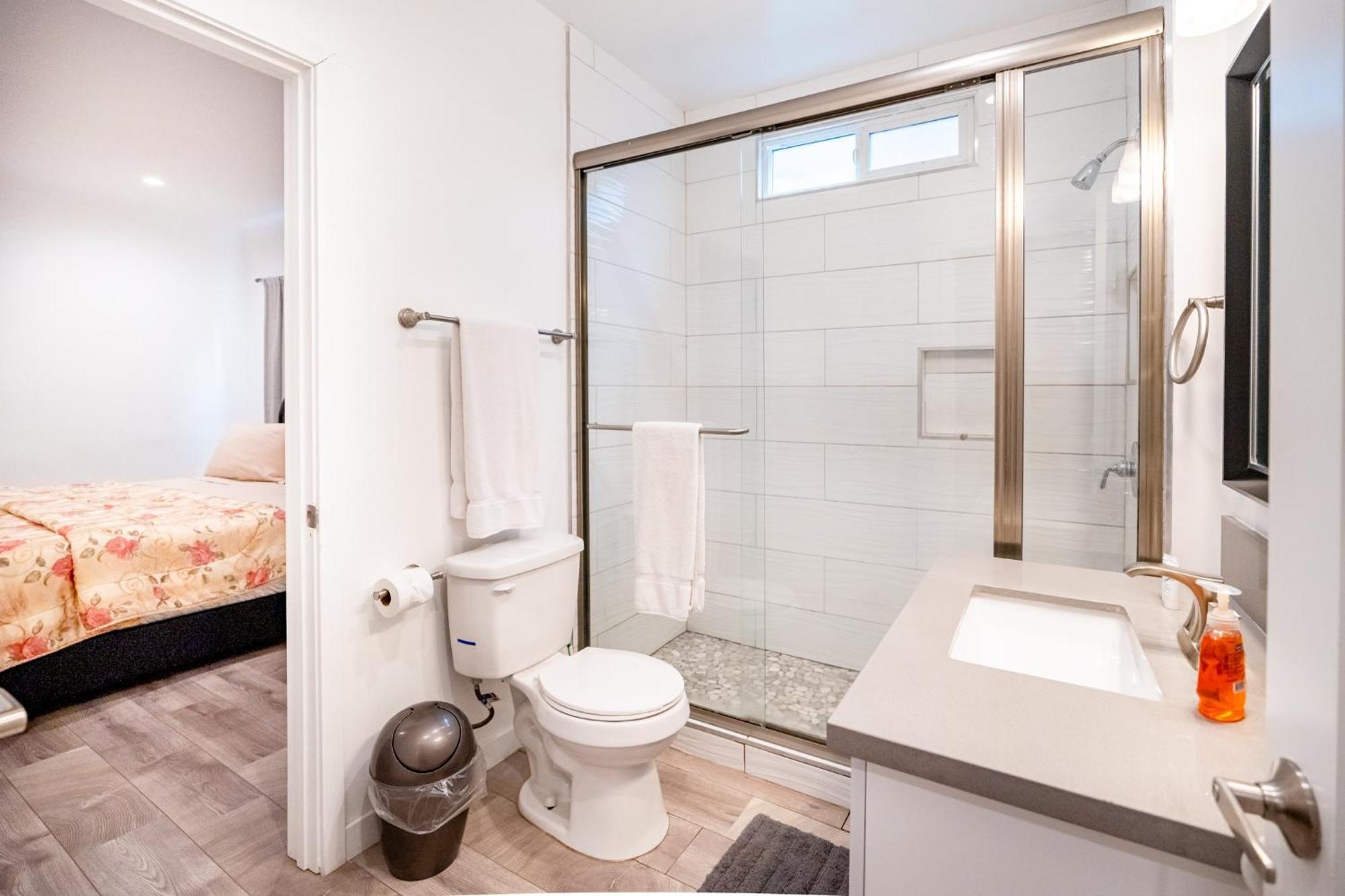 Spacious 3-bedroom 3-bathroom With 2-living By Beverly Hills Los Angeles