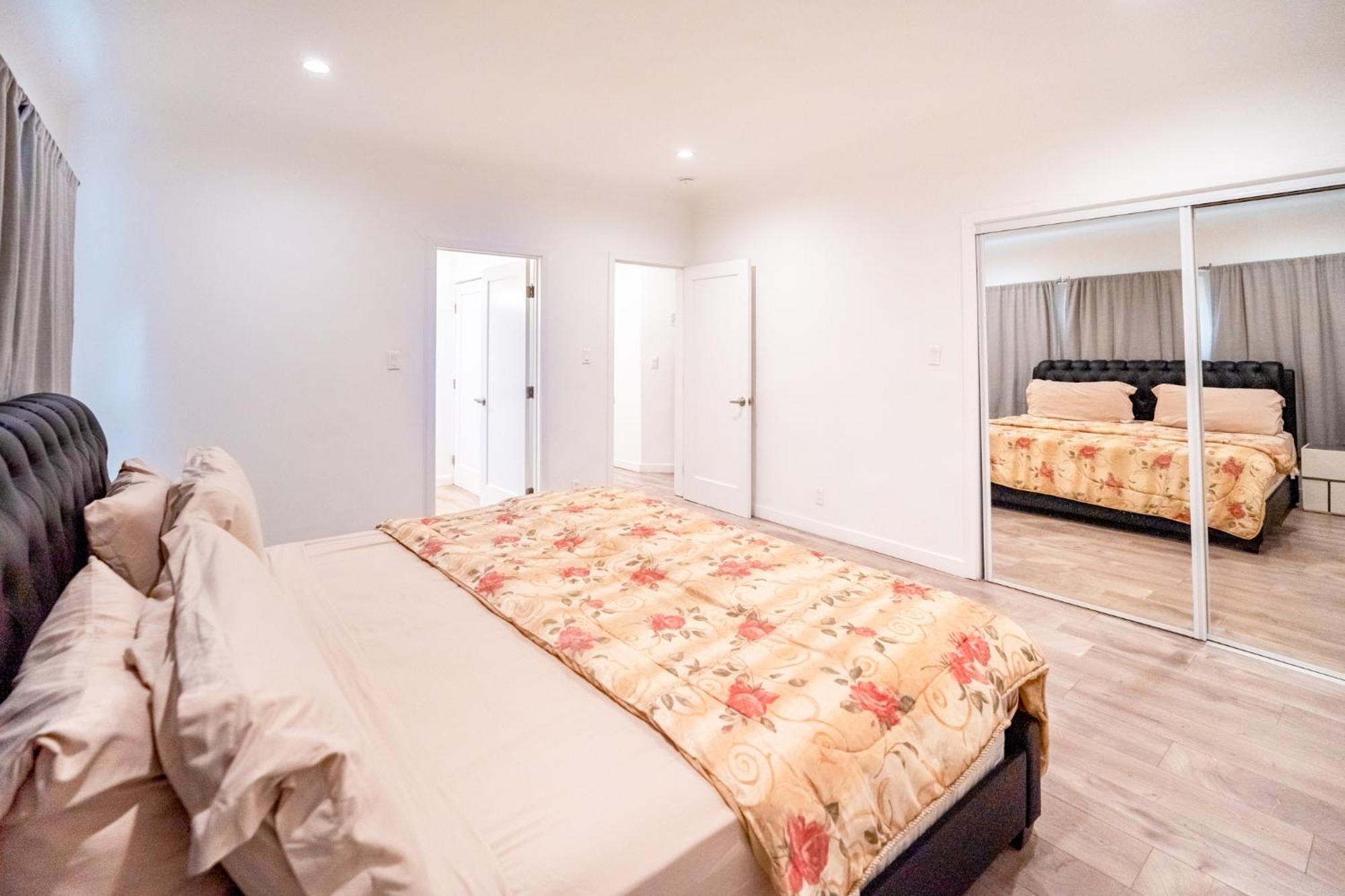 Spacious 3-bedroom 3-bathroom With 2-living By Beverly Hills Apartment Los Angeles
